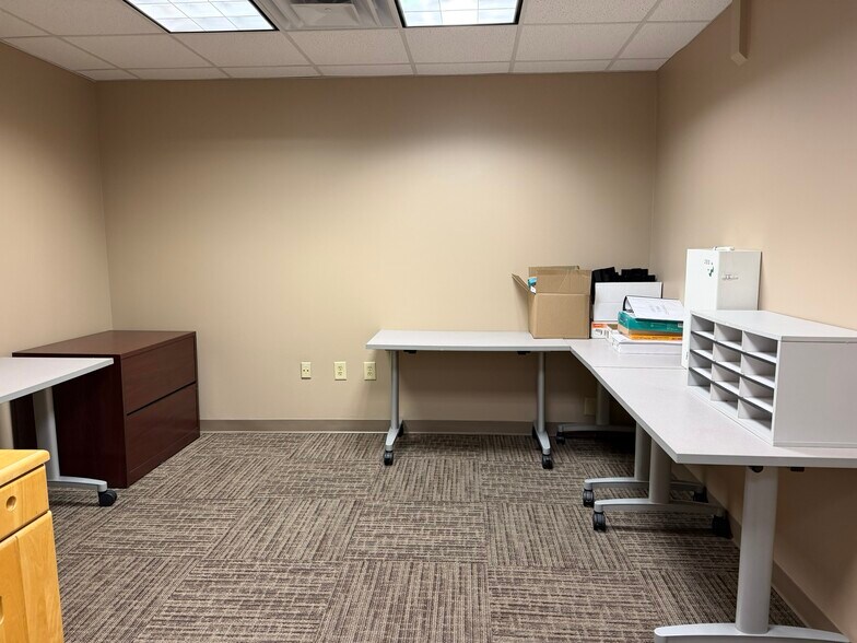 More Photos Of 2930 Riverside Dr, Macon-Bibb Storefront For Sale