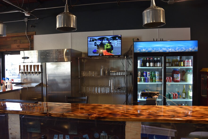 More Photos Of 4165 W Broadway Ave, Robbinsdale Restaurant For Sale