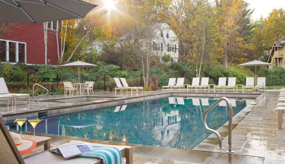 More Photos Of 18 Main St, Stowe Hotel For Sale