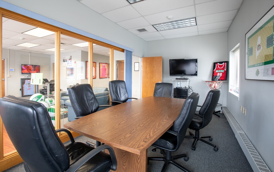 More Photos Of 550 Forest Ave, Portland Office For Lease