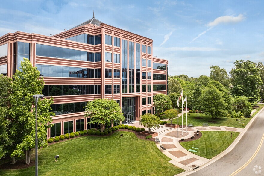 More Photos Of 272 Bendix Rd, Virginia Beach Unknown For Lease