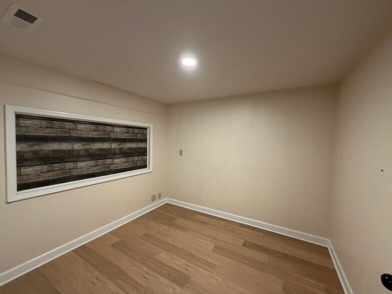 More Photos Of 1507 N Main St, Franklin Medical For Sale