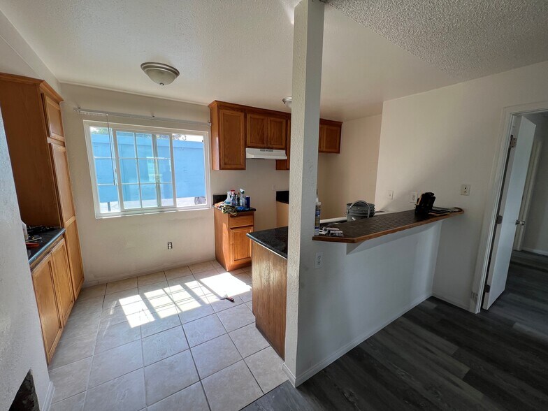 More Photos Of 1525 E Lynwood Dr, San Bernardino Apartments For Sale