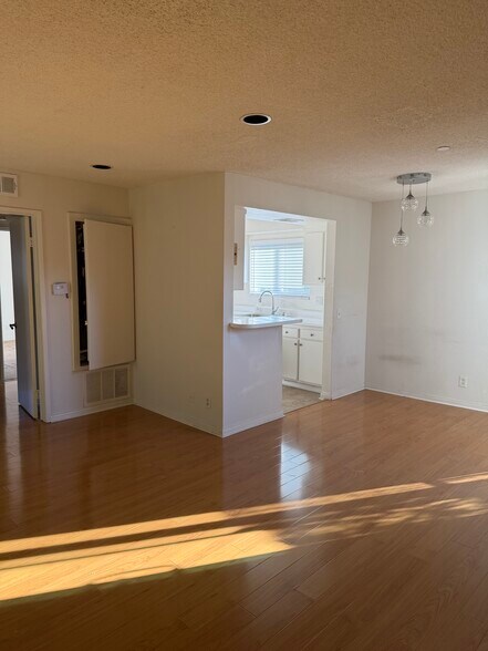 More Photos Of 1636 N Verdugo Rd, Glendale Apartments For Sale