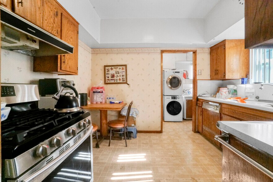 More Photos Of 110-116 S Kings Rd, Los Angeles Apartments For Sale