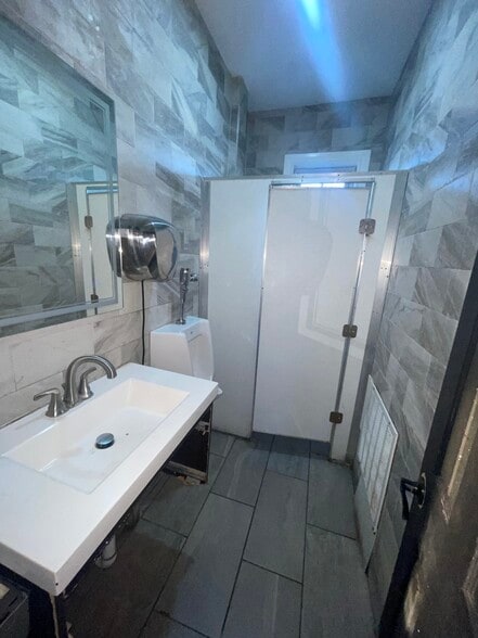 More Photos Of 269 W Merrick Rd, Valley Stream Sports And Entertainment For Lease