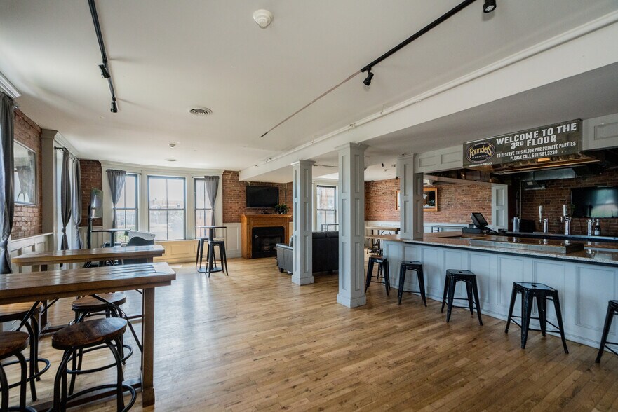 More Photos Of 19-21 Caroline St, Saratoga Springs General Retail For Sale