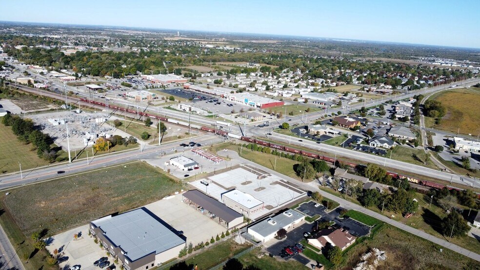 More Photos Of 912-922 E Warren St, Gardner Industrial For Lease