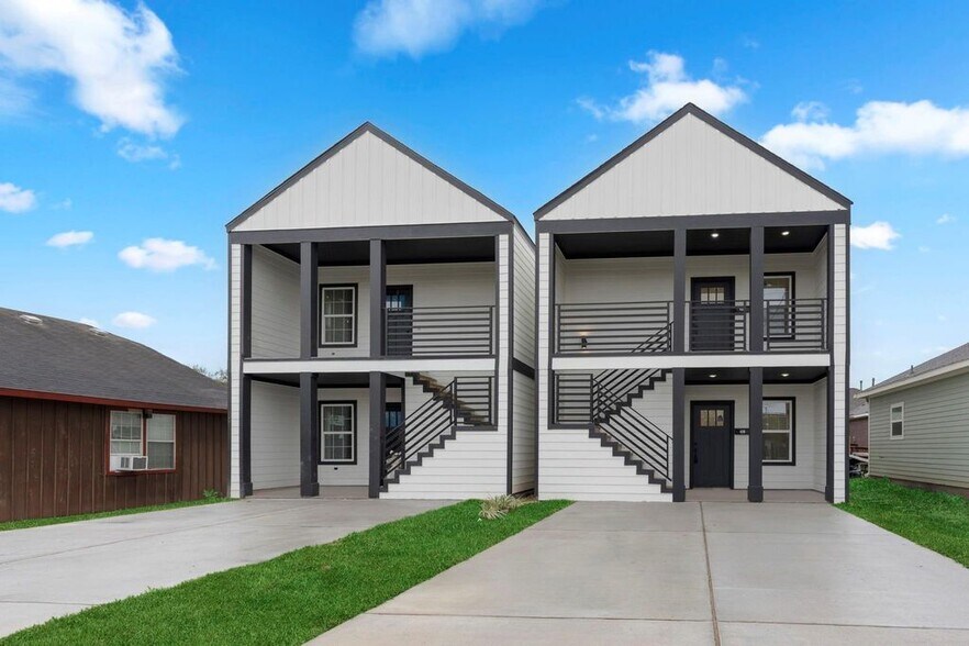 More Photos Of 428 Rhode Island st, Houston Apartments For Sale