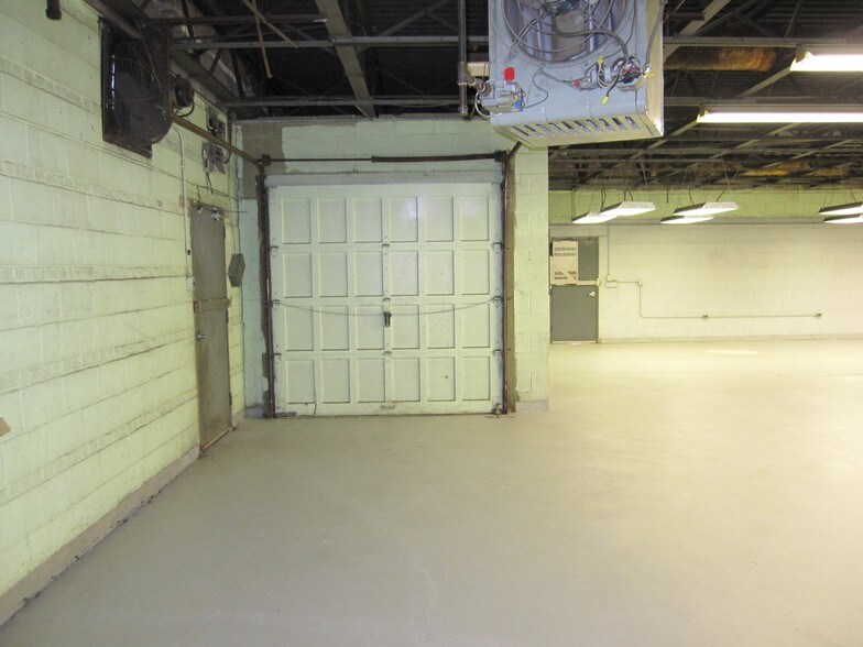 More Photos Of 4507-4511 W Belmont Ave, Chicago Distribution For Sale
