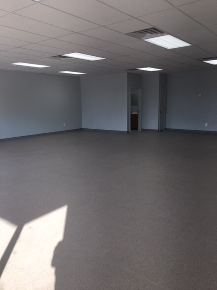 More Photos Of 5602-5608 Pinemont Dr, Houston Storefront Retail Office For Lease
