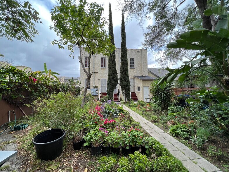 More Photos Of 1347 N Mansfield Ave, Los Angeles Apartments For Sale