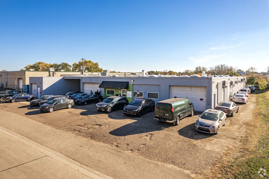More Photos Of 1065 Viking Dr E, Maplewood Light Manufacturing For Sale
