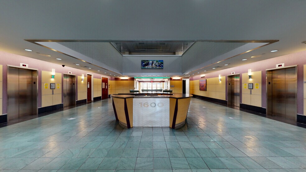 More Photos Of 1600 Stewart Ave, Westbury Medical For Lease