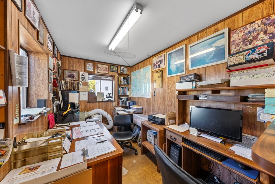 More Photos Of 6600 Haines Rd N, Saint Petersburg Auto Repair For Sale