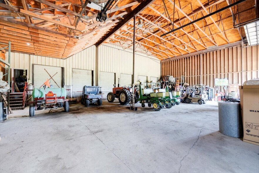 More Photos Of 485 Clinton St, Cowlesville Industrial For Sale