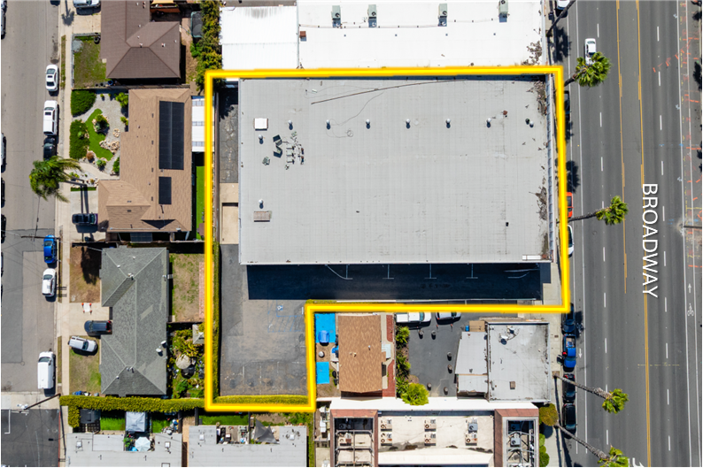 More Photos Of 733 Broadway, Chula Vista Storefront For Sale