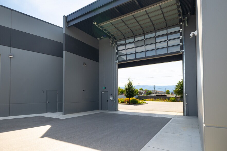 More Photos Of 3101 45 Av, Vernon Warehouse For Sale