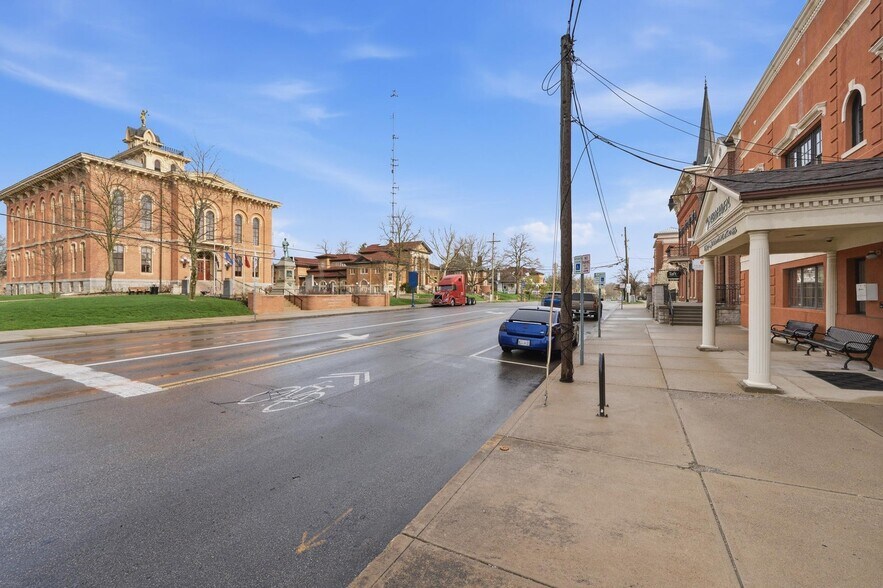 More Photos Of 88 N Sandusky St, Delaware Office For Lease