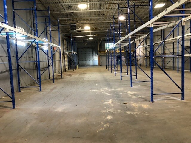 More Photos Of 6815-6819 Pl Pascal-Gagnon, Montréal Warehouse For Sale