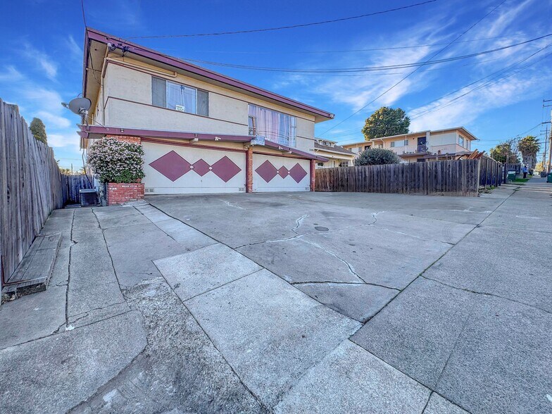 More Photos Of 3205 Brookdale Ave, Oakland Multifamily For Sale