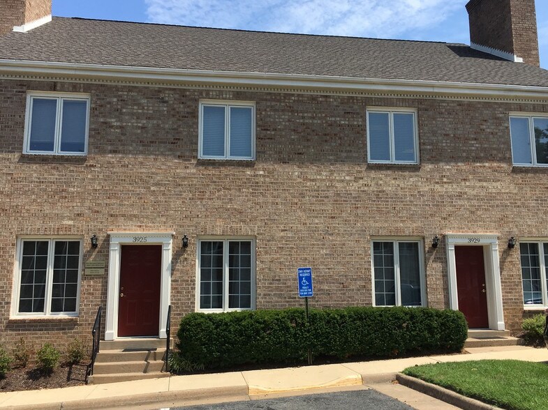 More Photos Of 3921-3951 University Dr, Fairfax Office For Lease