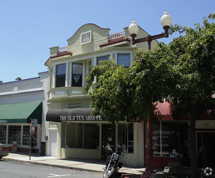 More Photos Of 310-312 G St, Antioch Restaurant For Lease