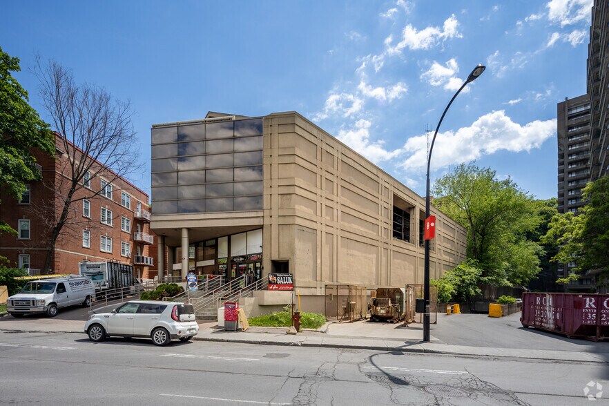Primary Photo Of 4824 Ch De La Côte-Des-Neiges, Montréal Office For Sale