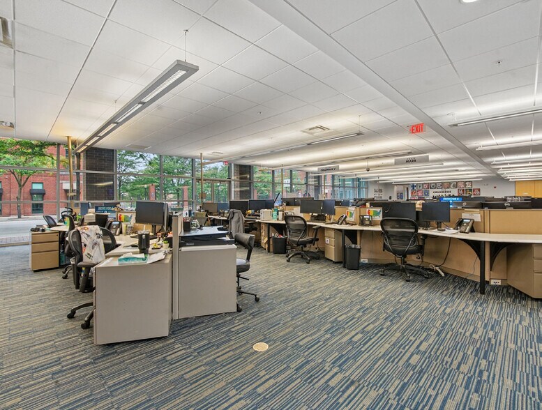 More Photos Of 600-640 S Front St, Columbus Parking Garage For Lease