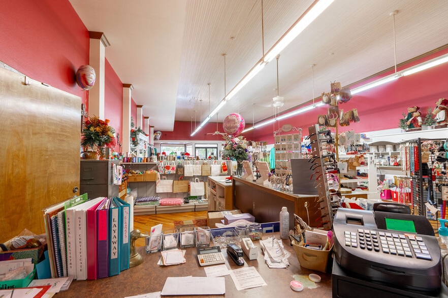 More Photos Of 106 W Columbia St, San Augustine Storefront Retail Office For Sale