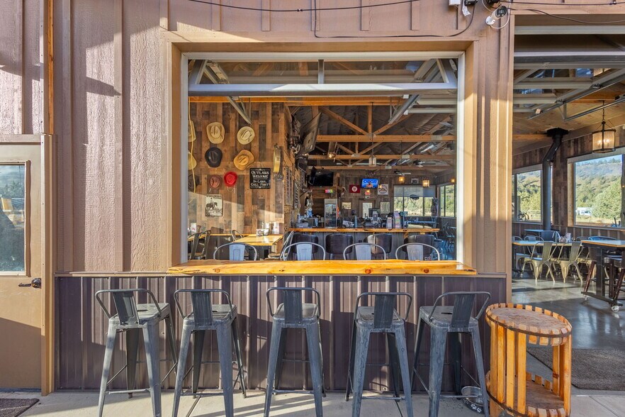 More Photos Of 13959 SW Commercial Loop Rd, Crooked River Ranch Restaurant For Sale