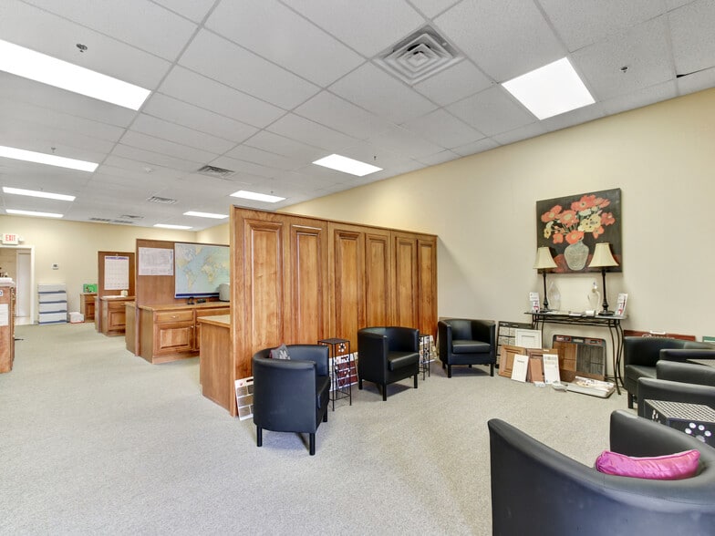 More Photos Of 1305-1395 McDonough Pky, McDonough Storefront Retail Office For Sale