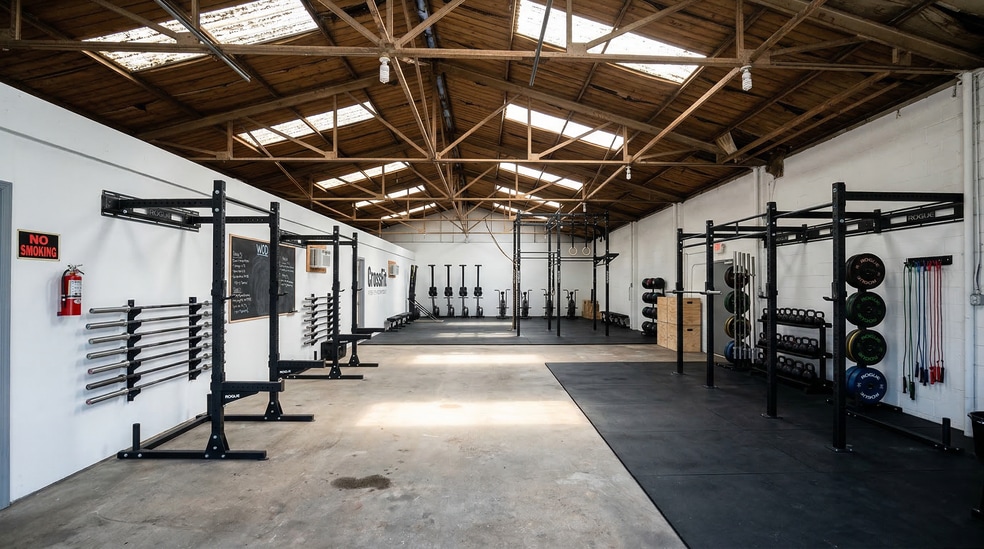 More Photos Of 2144 Delano St, Pensacola Warehouse For Sale