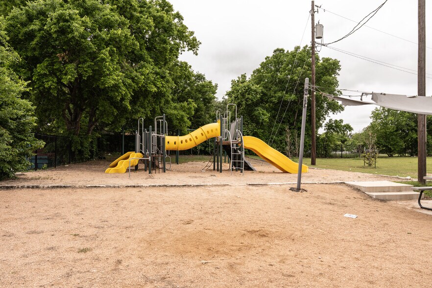 More Photos Of 301 W Anderson Ln, Austin Religious Facility For Sale