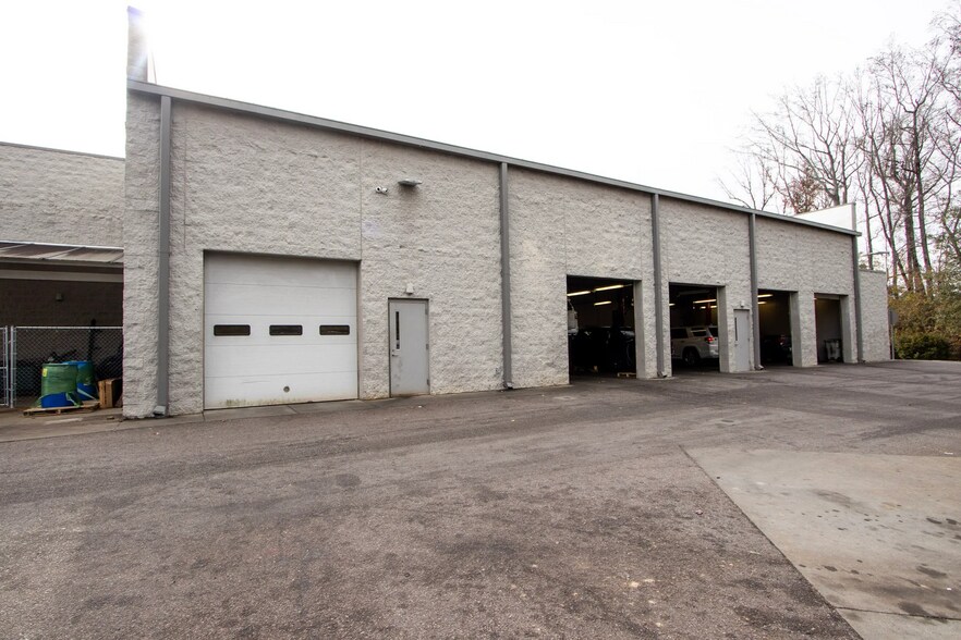 More Photos Of 2136 Sunset Blvd, West Columbia Auto Dealership For Sale