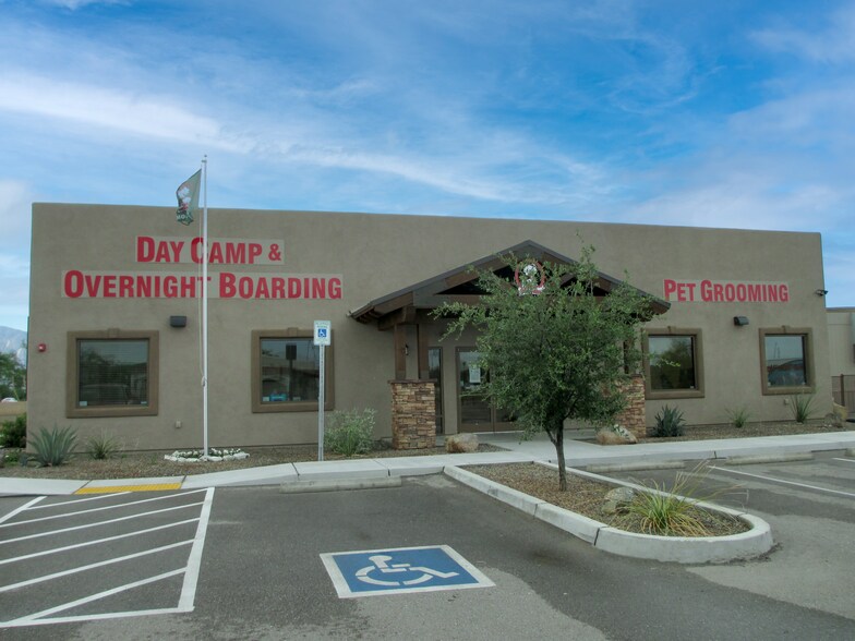 More Photos Of 16725 N Oracle Rd, Tucson Veterinarian Kennel For Sale