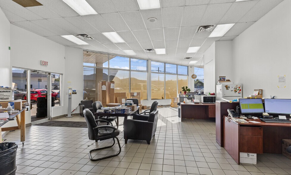 More Photos Of 1200 Leathead Rd, Kelowna Auto Dealership For Sale