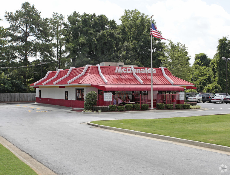 Primary Photo Of 1015 S Cobb Dr SE, Marietta Fast Food For Lease