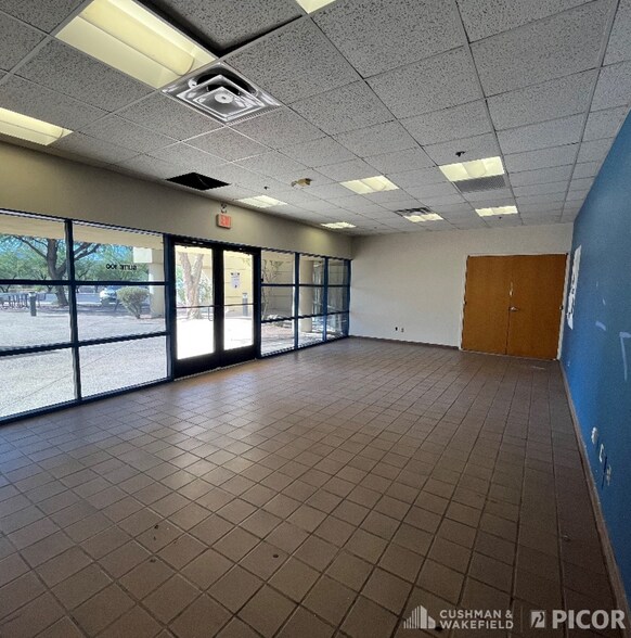 More Photos Of 3760 N Commerce Dr, Tucson Warehouse For Sale
