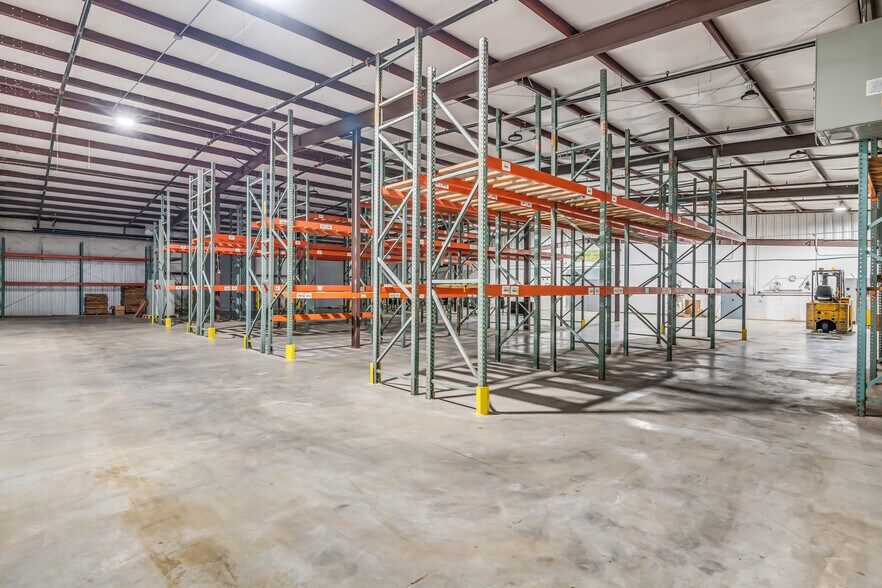 More Photos Of 371 G and S Rd, Prattville Warehouse For Lease