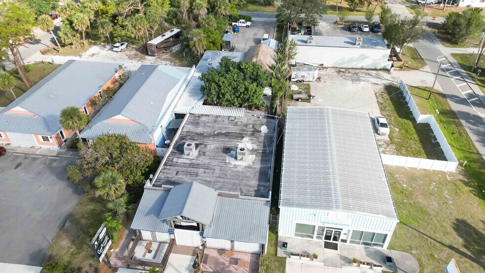 More Photos Of 362 W Dearborn St, Englewood Storefront For Sale