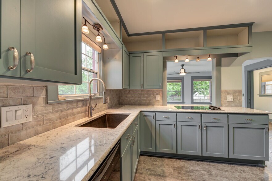 More Photos Of 654 W Main St, Monroe Office For Sale