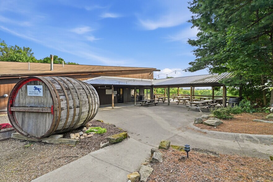 More Photos Of 2637 S Cleveland Massillon Rd, Barberton Winery Vineyard For Sale