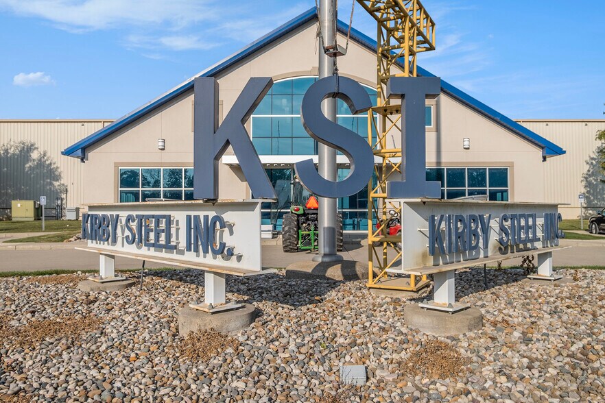 Primary Photo Of 4072 Flint Asphalt Dr, Burton Distribution For Sale