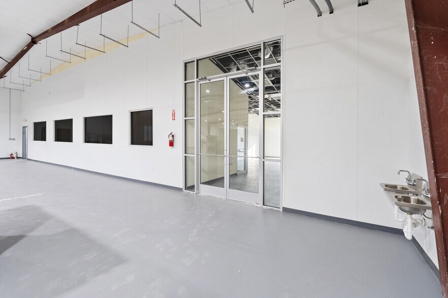 More Photos Of 4200 W Mile 3 Rd, Mission Food Processing For Sale
