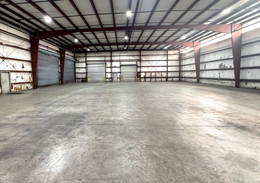 More Photos Of 6 Hoss Dr, Savannah Warehouse For Lease