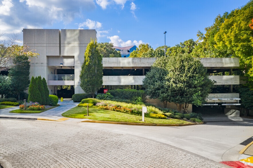 More Photos Of 2500 Windy Ridge Pky SE, Atlanta Office For Lease
