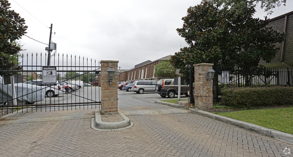 More Photos Of 1901 Lafayette St, Gretna Apartments For Sale