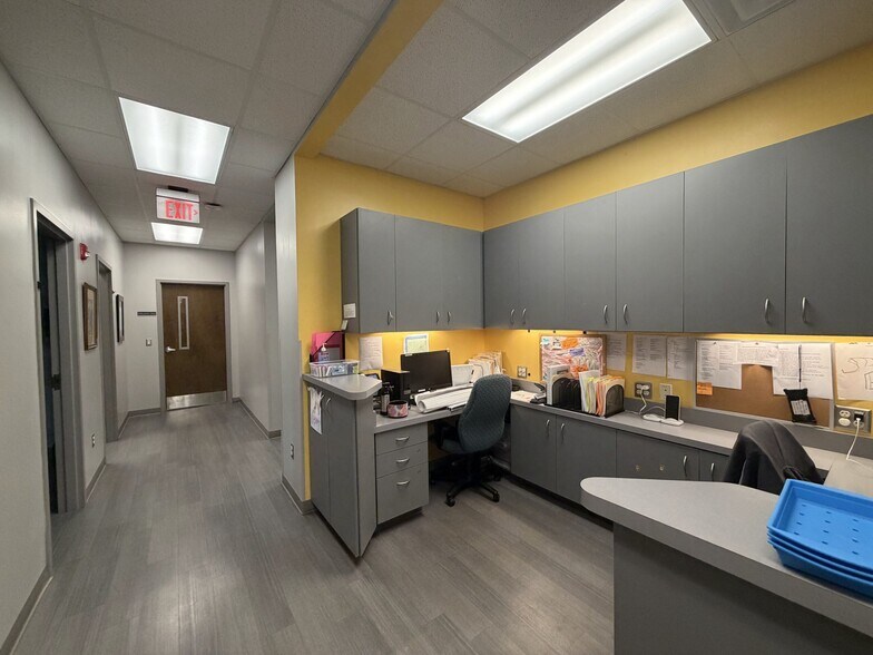 More Photos Of 829 Davis St, Blacksburg Medical For Sale