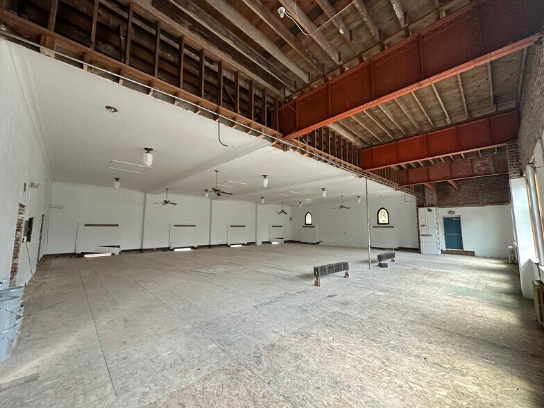 More Photos Of 15 E Iowa Ave, Denver Storefront For Lease